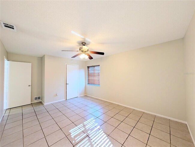 Building Photo - 1122 68th Ave Dr W