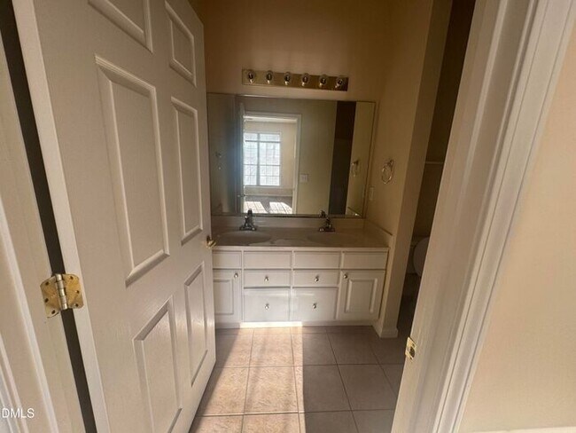 Building Photo - Special Rate! SPACIOUS 1 Bed 1.5 Bath Condo with Sunroom and AMENITIES!!!