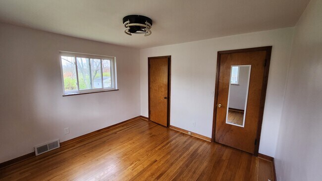 Back Bedroom - 8446 Clough Pike