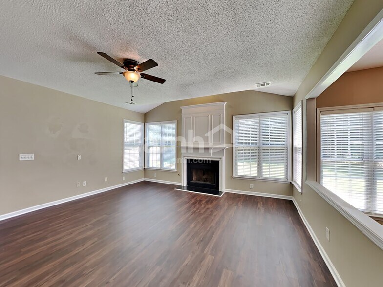 Building Photo - 507 Keeneland Ave