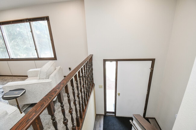 Building Photo - 4504 S Cliff Ave