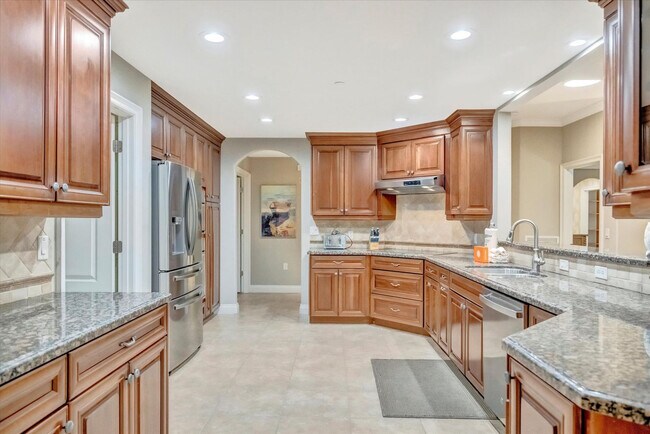 Building Photo - 6406 Gulf Dr