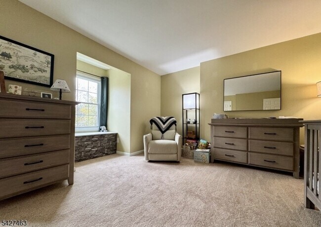 Building Photo - 2109 Jamestown Common