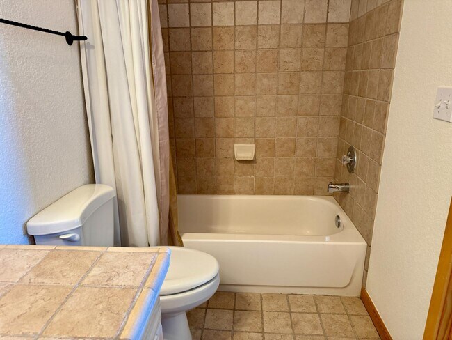 Building Photo - 904 Wapiti Dr