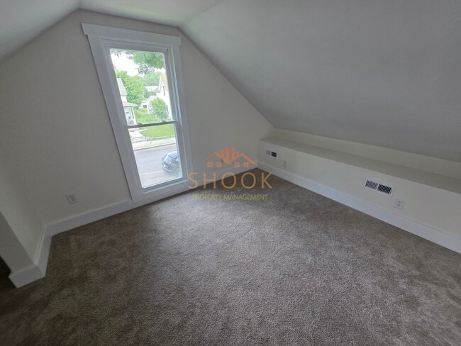 Building Photo - COMPLETELY RENOVATED 3 BR HOME