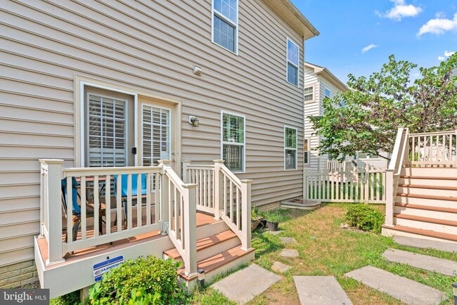 Building Photo - 13727 Port Commerce Ct
