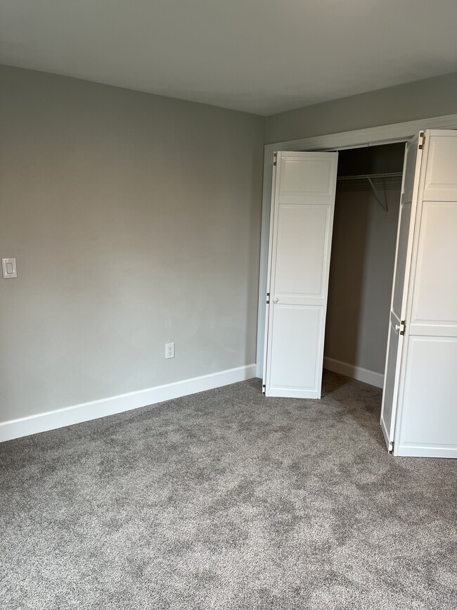 Building Photo - 20 Saint Charles St