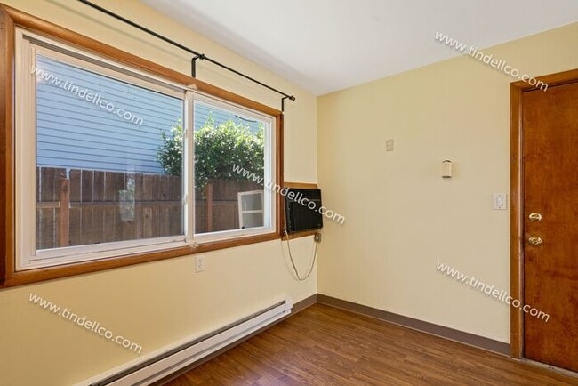 Building Photo - Charming 2-Bedroom Home in Desirable Woodstock Area – Pet Friendly!