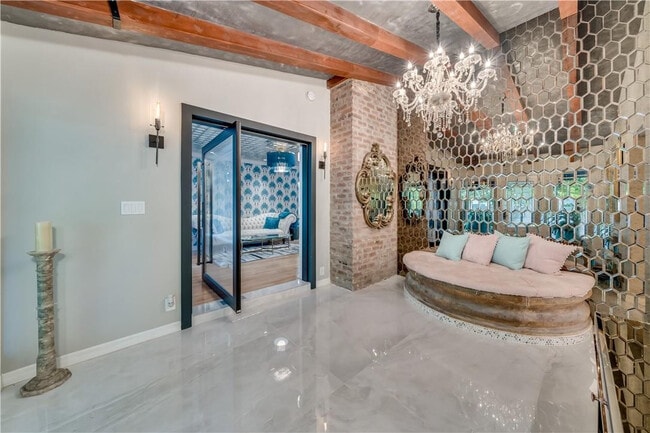 Building Photo - 417 NE 15th Ave