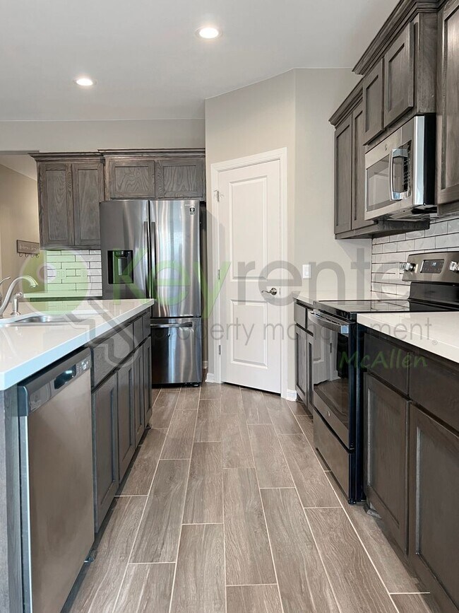 Building Photo - Beautiful Brand New  4bed/3 bath House in Mission