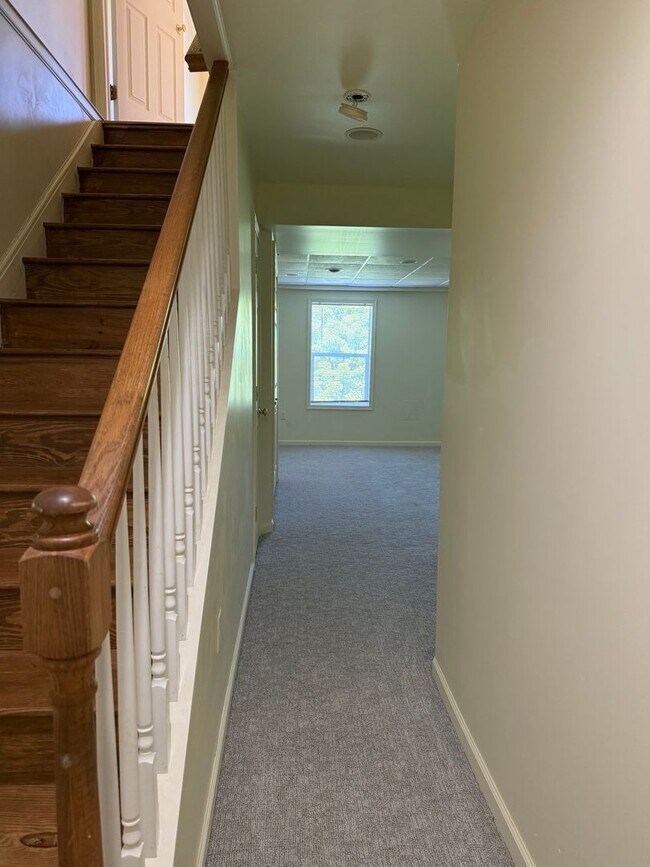 Building Photo - Beautiful 3-Bedroom Home in Penn Manor School District - Finished basement!