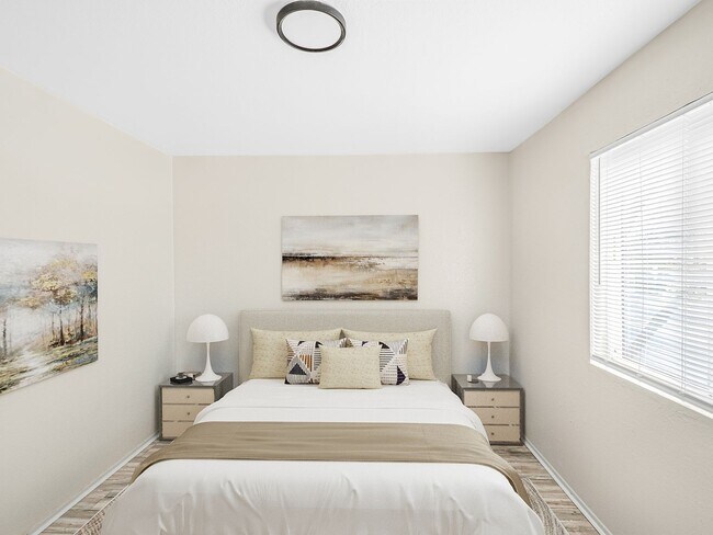 Building Photo - 1005 E Ave R