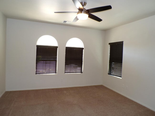 Building Photo - 844 Tiablanca Rd