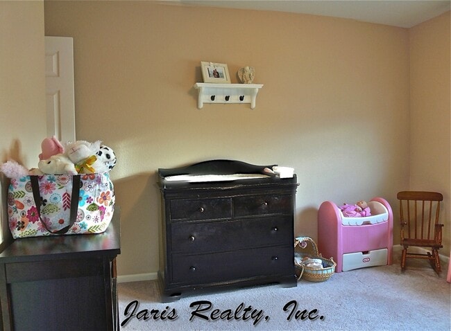 Building Photo - Immaculate just update  in the 4BR The Meadows