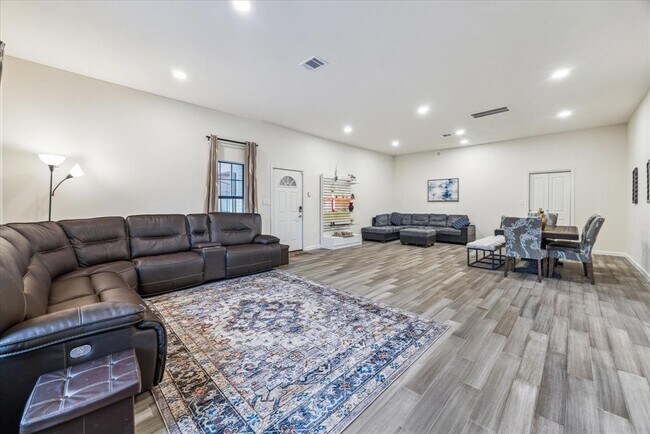 Building Photo - 24727 Saddlespur Ln