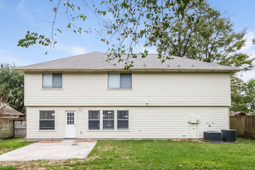 Building Photo - 31107 Perlican Dr