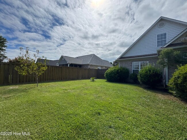 Building Photo - 1011 Ginger Lily Way