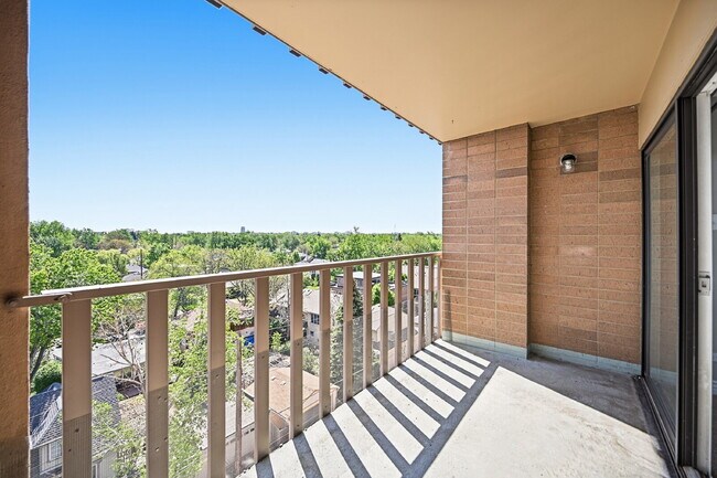 Building Photo - $2,240.95 2-Bed, 2-Bath Condo In Perfect Denver Location!