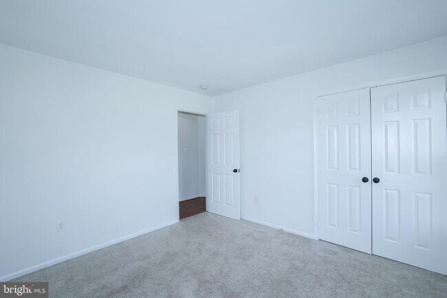 Building Photo - 47699 Whirlpool Square