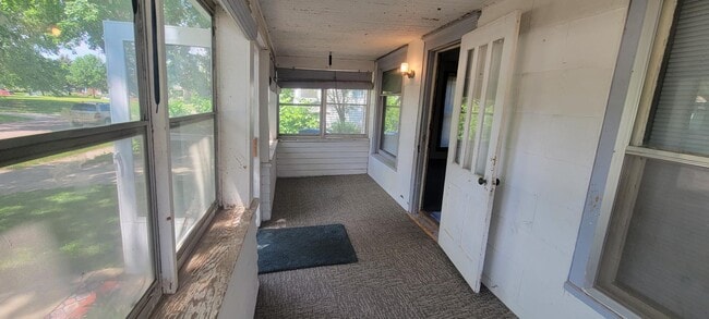 Building Photo - 218 E National St