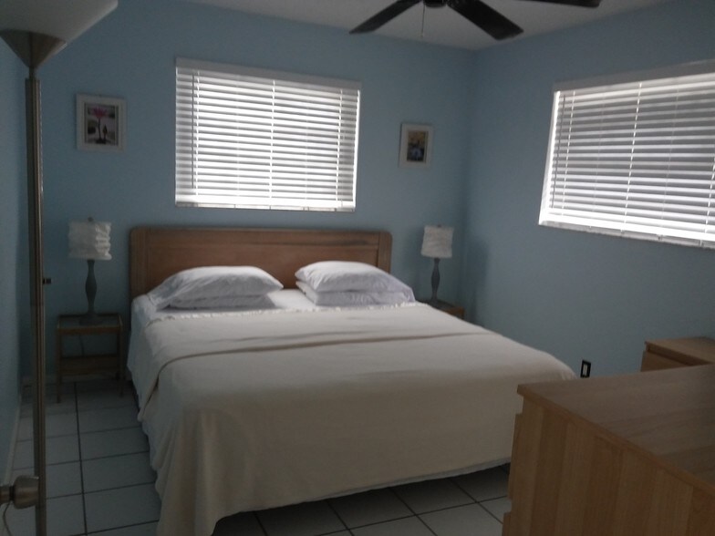 Bedroom-Fits King Bed - 123 19th SW Ave