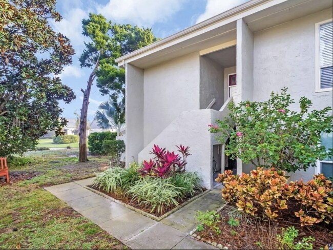 Building Photo - 616 Windrush Bay Dr