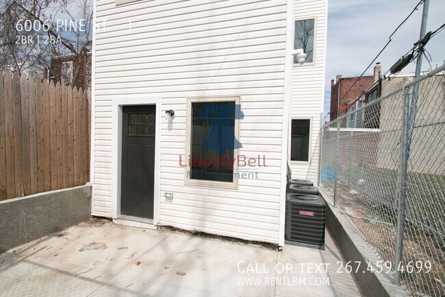 Building Photo - 6006 Pine St