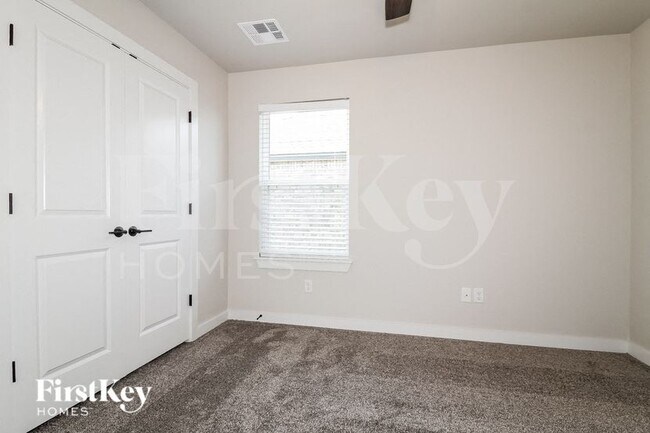 Building Photo - 11245 SW 30th St