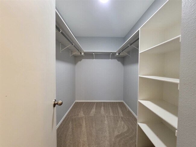 Building Photo - 809 Dogwood Trail