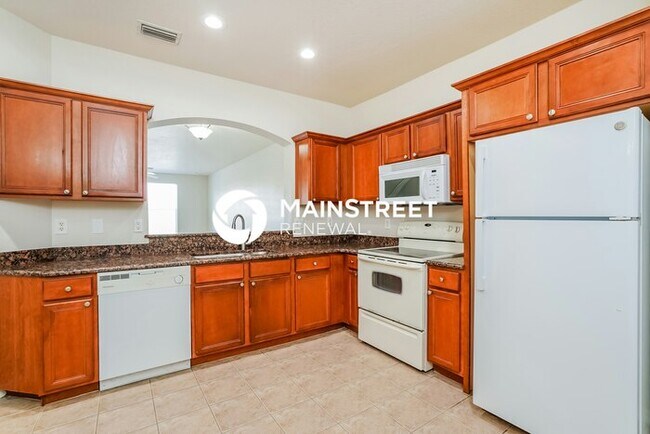 Building Photo - 4 Bedroom Pet-Friendly Home in Fort Myers, FL with Main Street Renewal