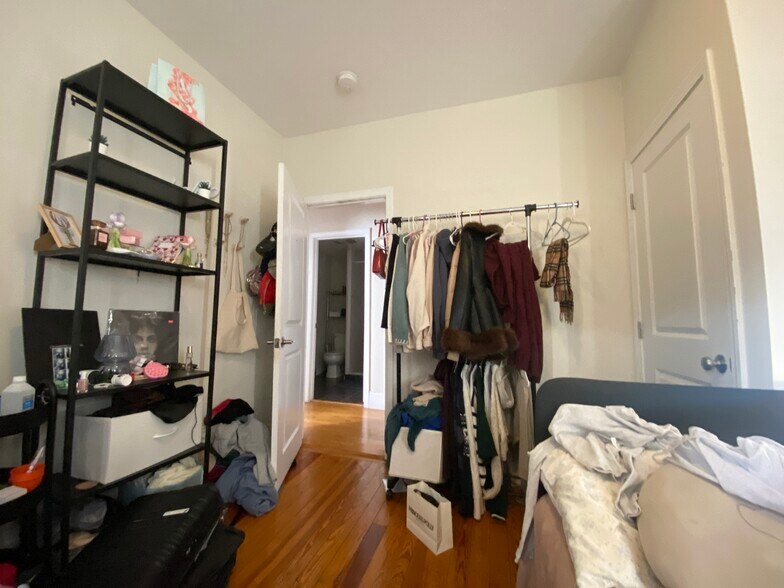 Building Photo - 14 Parker Hill Ave