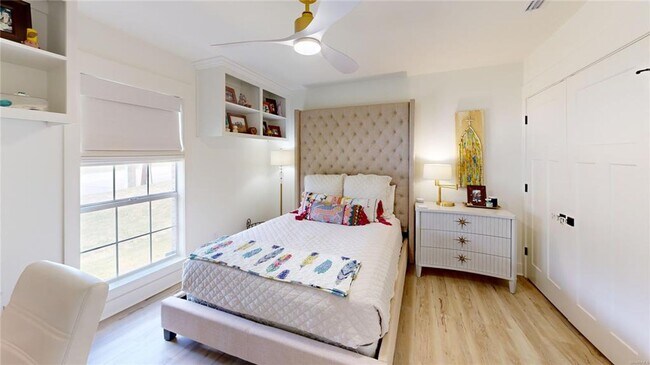 Building Photo - Available December!