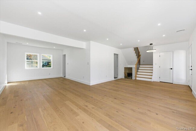 Building Photo - 559 Linda Ln