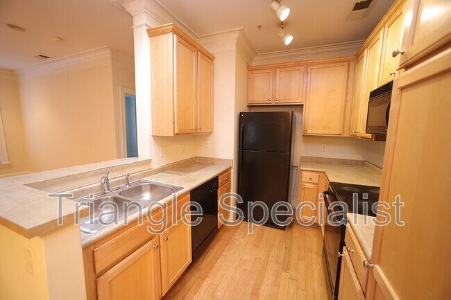 Building Photo - 900 Canenaugh Dr