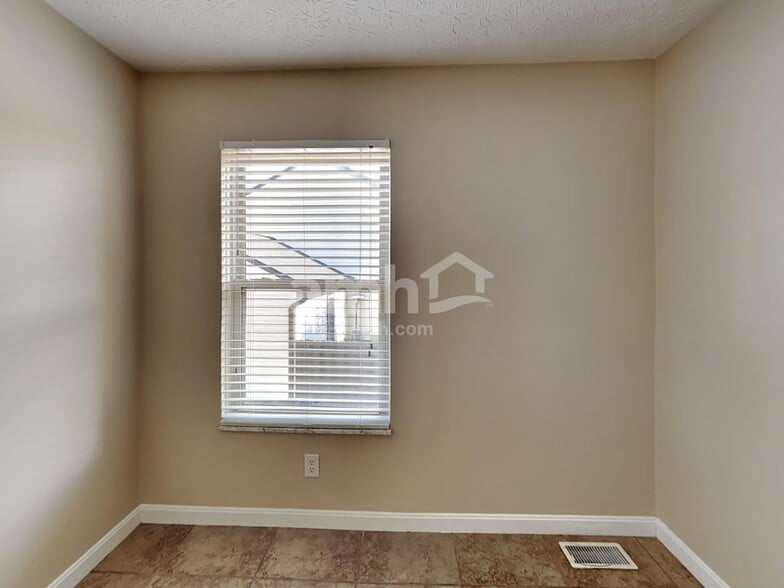 Building Photo - 1293 Cinnamon Dr