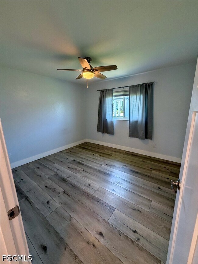 Building Photo - 3032 SE Santa Barbara Pl