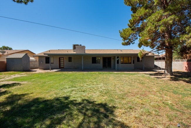 Building Photo - 3460 E Sombra Ln