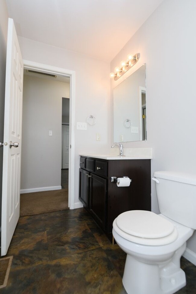 Building Photo - 693 Dearborn Rd