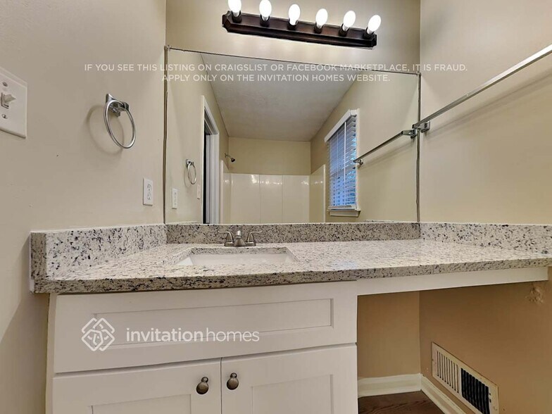 Building Photo - 422 Indian Creek Dr