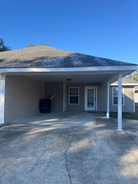 Primary Photo - 14258 Woodlands Dr