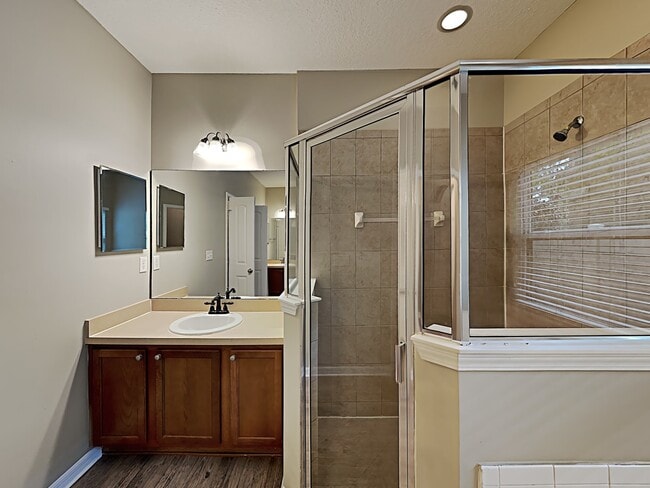 Building Photo - 3662 Lightview Ln