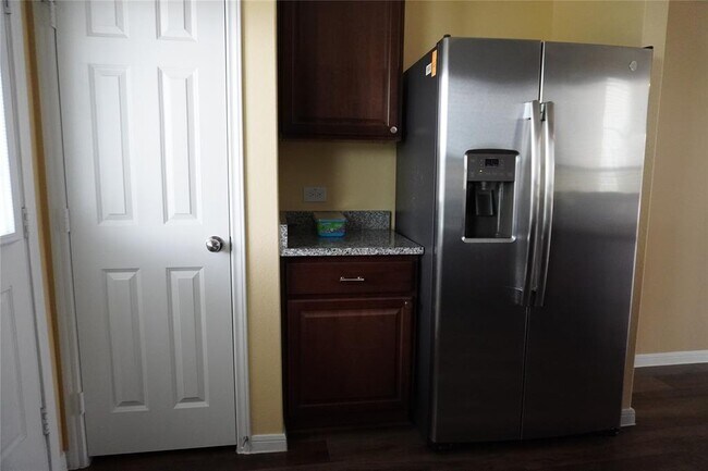 Building Photo - 14503 Overland Pass