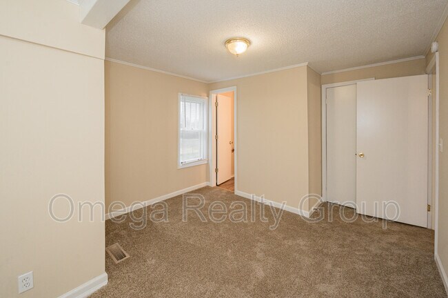 Building Photo - 1586 Arcade Terrace