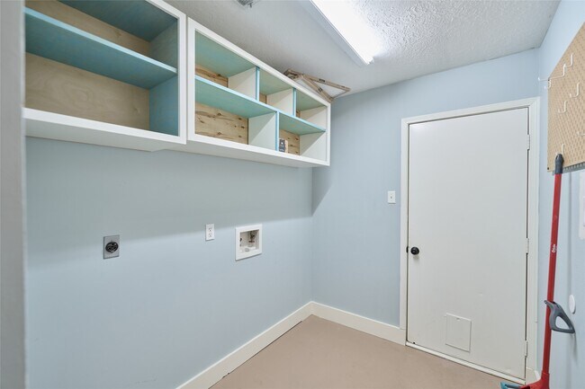 Building Photo - 5 N White Pebble Ct
