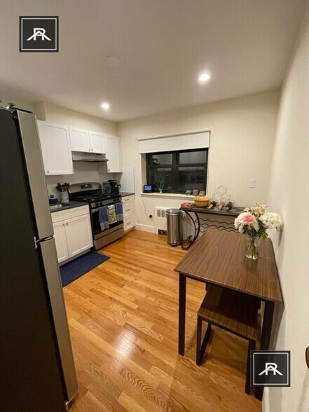 Building Photo - 32 Harvard Ave