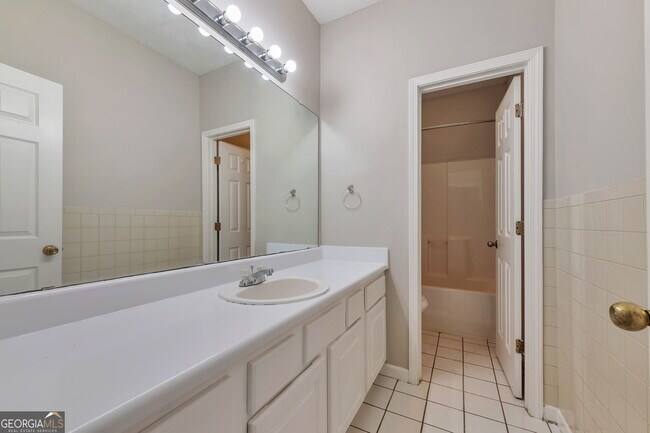Building Photo - 38 Rockport Dr