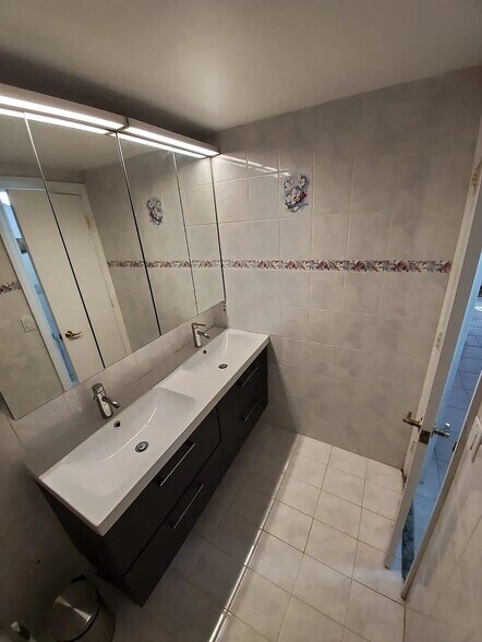 Building Photo - 7732 Camino Real