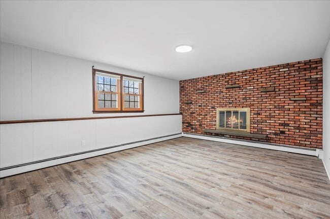 Building Photo - Croton On Hudon 4-Bedroom 2.5-Bathroom Home