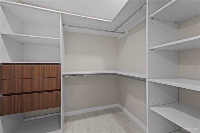Building Photo - 18 Corales St
