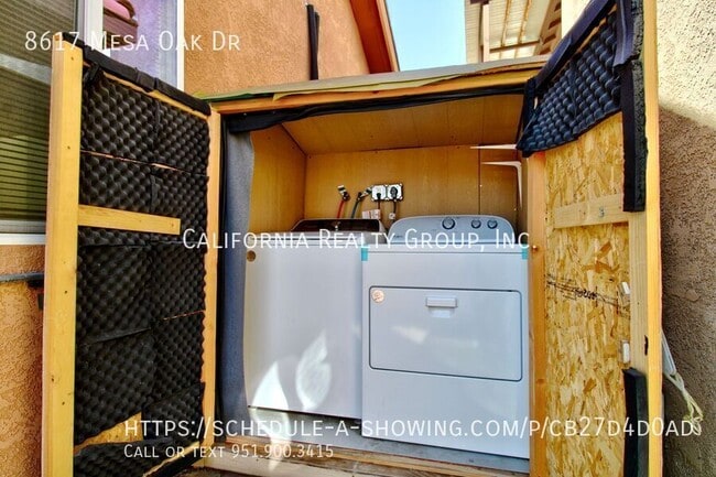 Building Photo - 8617 Mesa Oak Dr